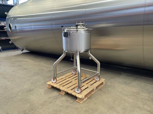 1 x New 150L stainless-steel AISI316L vertical mixing tank.