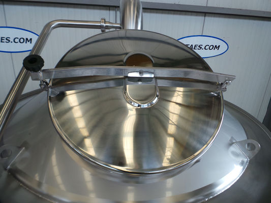 1 x 1.5m³ bier kookketel; brouwketel; geisoleerd met schouw voor gasdampen