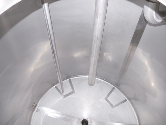 1 x 3.300L AISI 304L single jacketed vertical stainless-steel storage tank