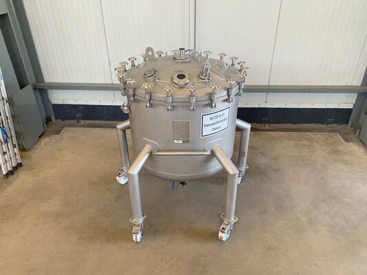 1 x verticale roestvrijstalen occasie opslagtank van 650L in RVS AISI 316L