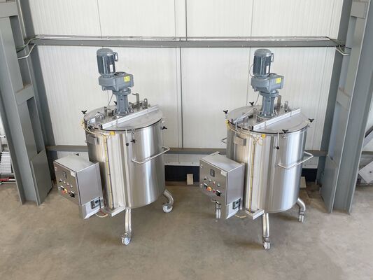 2 x New 750L stainless-steel AISI316L vertical mixing tanks.