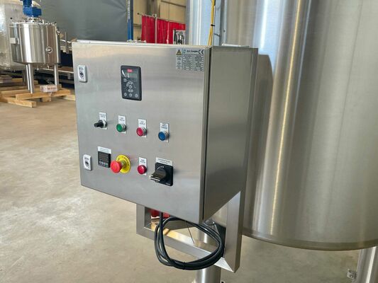 2 x New 750L stainless-steel AISI316L vertical mixing tanks.