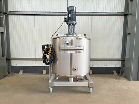 1 x New 750L stainless-steel AISI316L vertical mixing tank.