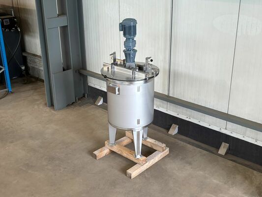 1 x cuve de mélange neuve verticale de 300L en acier inoxydable AISI316L.