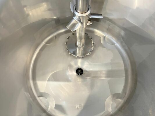 1 x New 100L stainless-steel AISI316L vertical mixing tank.
