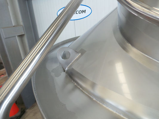 1 x 1.5m³ bier kookketel; brouwketel; geisoleerd met schouw voor gasdampen