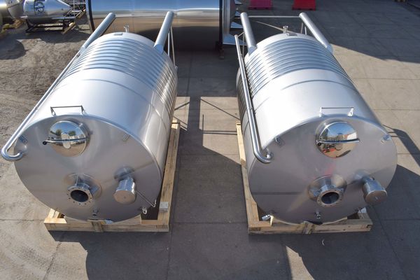 2 x 15.300L AISI304L cuve de mélange en acier inoxydable avec echangeur de chaleur