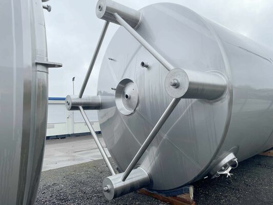 4 x Nieuwe roestvrijstalen verticale opslagtanks van 44.000L in AISI316L