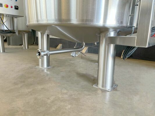 2 x New 750L stainless-steel AISI316L vertical mixing tanks.
