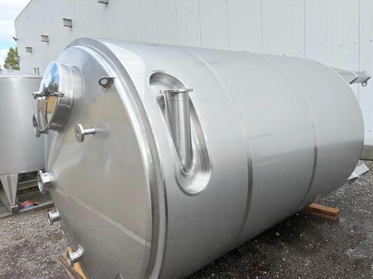 2 x neue vertikale Lagertanks aus Edelstahl mit einem von 10.300L aus AISI316L