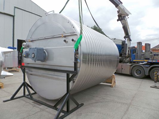 25.500L AISI304L mixing tank; slow speed chocolat agitator; heat exchanger