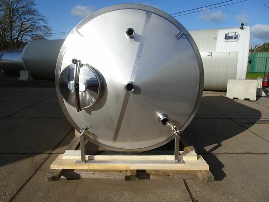 2 x Brand new 5.400L stainless-steel AISI304L vertical storage tanks.