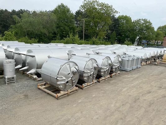 4 x Nieuwe roestvrijstalen verticale mengtank van 3.000L in AISI316L