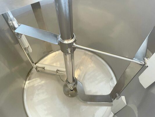 2 x New 750L stainless-steel AISI316L vertical mixing tanks.