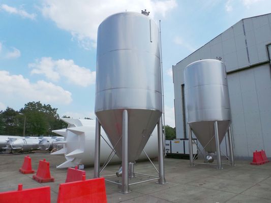 8 x 27,8m³; AISI304; CCT beer fermenters; PED CE TüV; 10% Rx & 2 x 26,2m³: AISI304 BBT bright beer tanks; PED CE TüV; 10% Rx