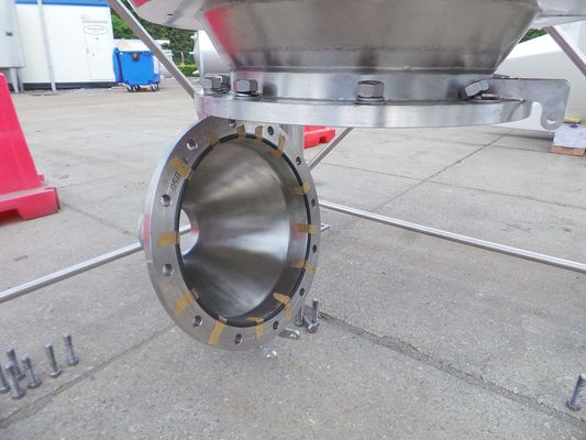 8 x 27,8m³; AISI304; CCT beer fermenters; PED CE TüV; 10% Rx & 2 x 26,2m³: AISI304 BBT bright beer tanks; PED CE TüV; 10% Rx