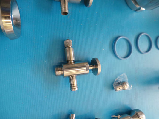 8 x 27,8m³; AISI304; CCT beer fermenters; PED CE TüV; 10% Rx & 2 x 26,2m³: AISI304 BBT bright beer tanks; PED CE TüV; 10% Rx