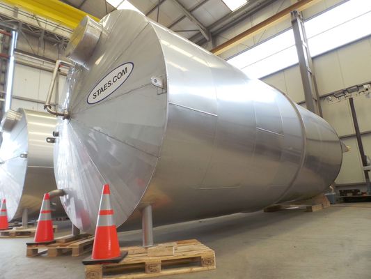 OR160412 - Brouwerij: 2 x 51 m³ AISI 316; roestvrijstalen opslagtanks; geisoleerd; vertikaal;