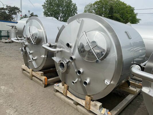 4 x Nieuwe roestvrijstalen verticale mengtank van 3.000L in AISI316L