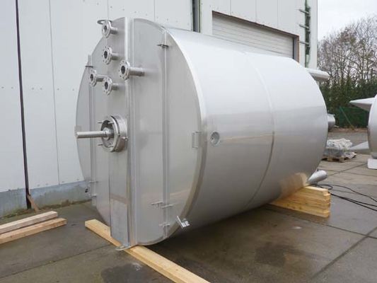 Aperçu général cuves avec echangeur thermique et agitateur