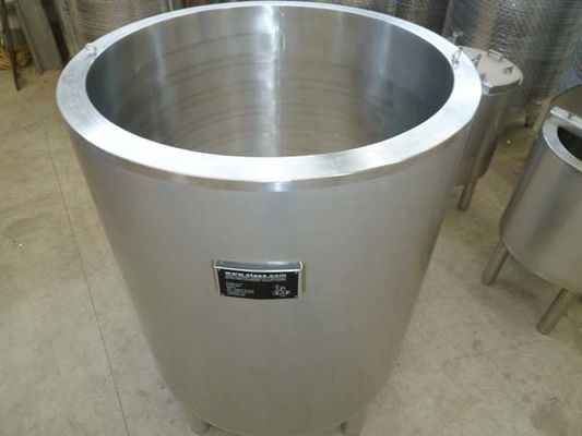 Aperçu général cuves avec echangeur thermique et agitateur