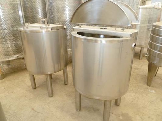 Aperçu général cuves avec echangeur thermique et agitateur