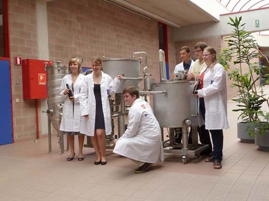 Aperçu général cuves avec echangeur thermique et agitateur