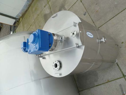 Aperçu général cuves avec echangeur thermique et agitateur