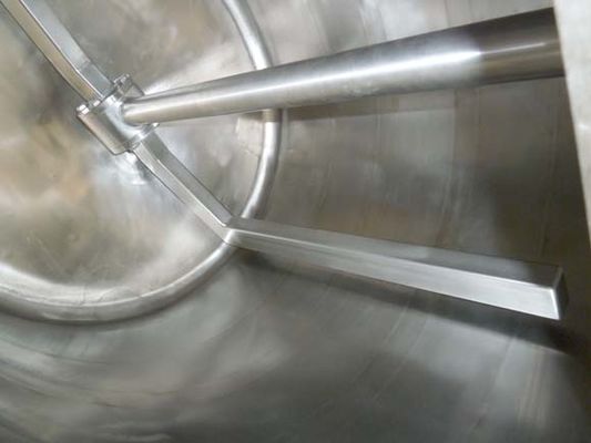 Aperçu général cuves avec echangeur thermique et agitateur