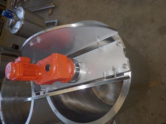 Aperçu général cuves avec echangeur thermique et agitateur