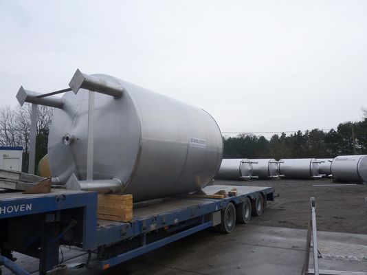 Aperçu général cuves avec echangeur thermique et agitateur