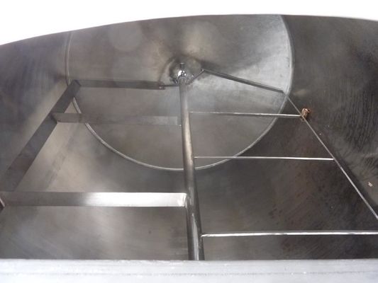 Aperçu général cuves avec echangeur thermique et agitateur
