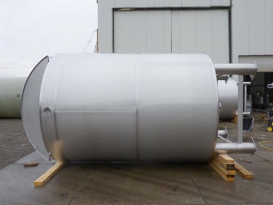 Aperçu général cuves avec echangeur thermique et agitateur