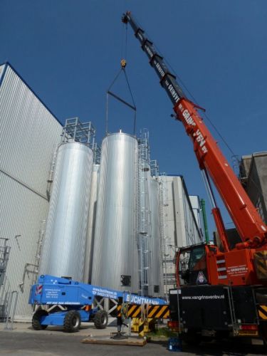 6 x 120.000L - 1006 US bbl - 31.700 US gal AISI 304; Stainless-steel storage-tanks; vertical; insulated; conical