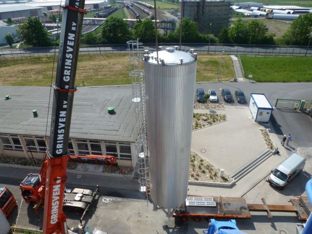 6 x 120.000L - 1006 US bbl - 31.700 US gal AISI 304; Stainless-steel storage-tanks; vertical; insulated; conical