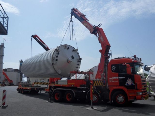 6 x 120.000L - 1006 US bbl - 31.700 US gal AISI 304; Stainless-steel storage-tanks; vertical; insulated; conical