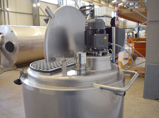 OR180300 - 4 x 300L AISI316; Mischbehälter; Isoliert; Wärmetauscher