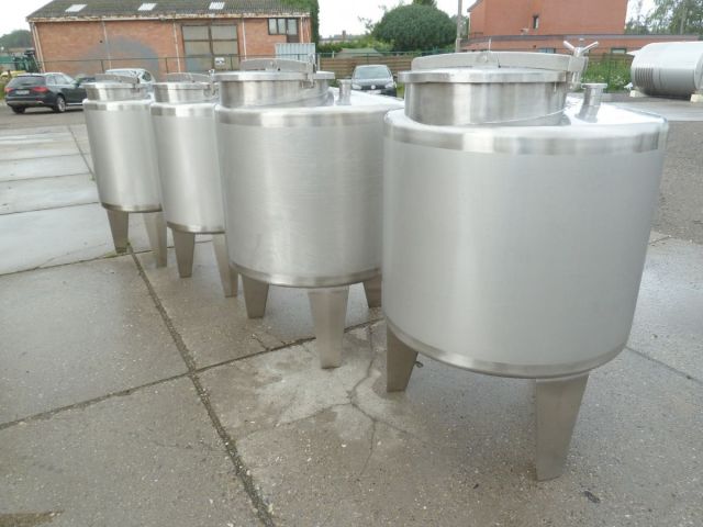 Project 4 x 300L, 1 x 300L AISI 316, 2 x 20m³, 2 x 15m³