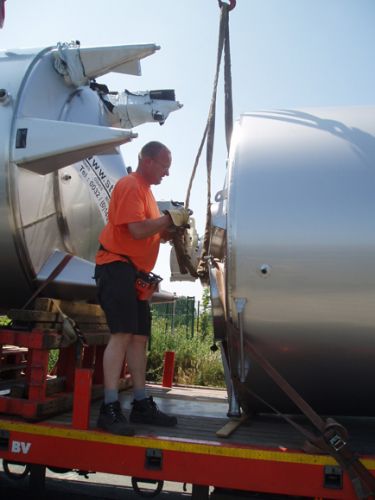 Project 2 x 15m³; AISI 304; warmtewisselaar; raamroerwerk; geisoleerd