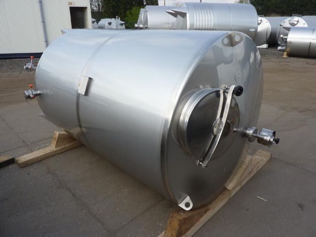 Project 4 x 3m³; simple paroi & 14 x 69m³ AISI 304; echangeur thermique; isolées; pression