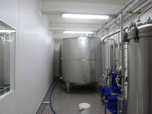 Project 4 x 3m³; simple paroi & 14 x 69m³ AISI 304; echangeur thermique; isolées; pression