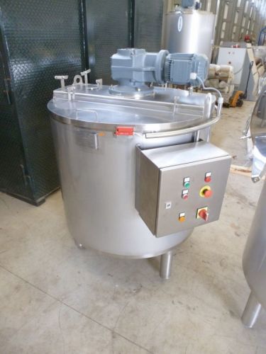 2 x 500L & 1 x 250L AISI 304; cuve de mélange du chocolat; echangeur thérmique; isoliert; agitateur type cadre