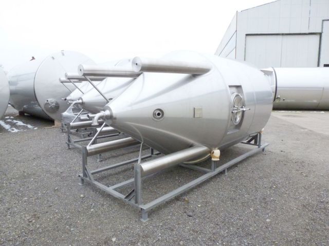7 x 7.800L - 65 US bbl - 2.060 US gal  AISI 304; CCT beer fermenters; heat-exchanger; insulated; 2 bar pressure PED/CE