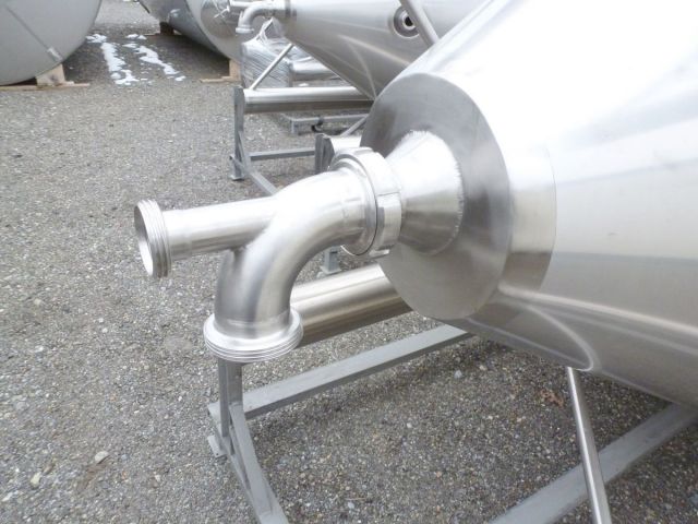 7 x 7.800L - 65 US bbl - 2.060 US gal  AISI 304; CCT beer fermenters; heat-exchanger; insulated; 2 bar pressure PED/CE