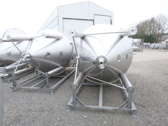 7 x 7.800L - 65 US bbl - 2.060 US gal  AISI 304; CCT beer fermenters; heat-exchanger; insulated; 2 bar pressure PED/CE