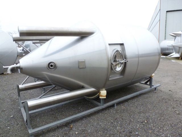 7 x 7.800L - 65 US bbl - 2.060 US gal  AISI 304; CCT beer fermenters; heat-exchanger; insulated; 2 bar pressure PED/CE