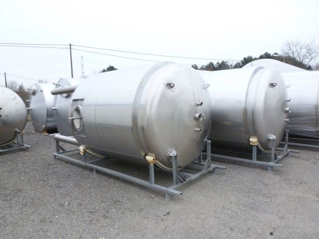 7 x 7.800L - 65 US bbl - 2.060 US gal  AISI 304; CCT beer fermenters; heat-exchanger; insulated; 2 bar pressure PED/CE