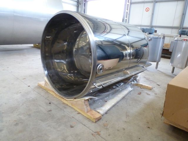 2 x 3,2 m³ AISI 304 BA finish; cuves de stockage en acier inoxydable; isolées, toît ouvert