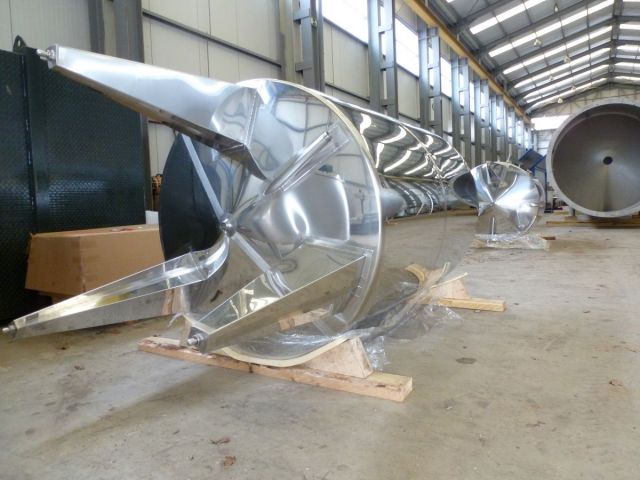 2 x 3,2 m³ AISI 304 BA finish; cuves de stockage en acier inoxydable; isolées, toît ouvert