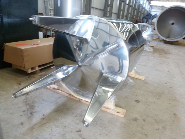 2 x 3,2 m³ AISI 304 BA finish; cuves de stockage en acier inoxydable; isolées, toît ouvert